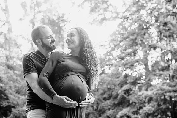 Photographe grossesse Dijon couple noir et blanc