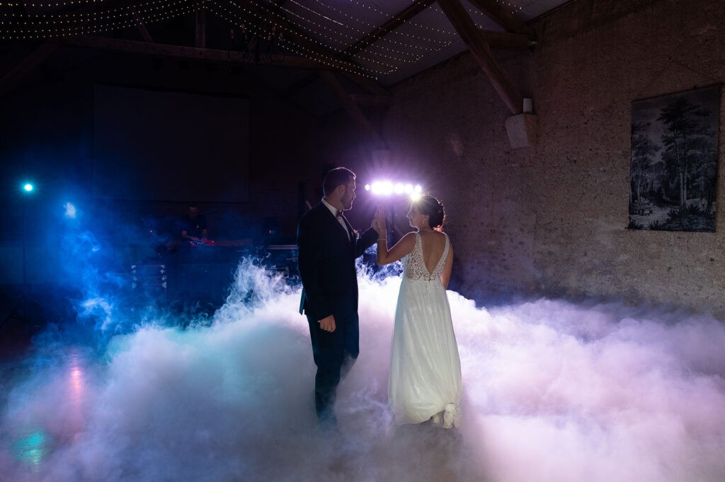 ouverture de bal avec fumée mariage dijon photographe